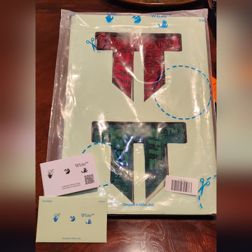 Off-White Red and Green Xmas Bow Ornaments